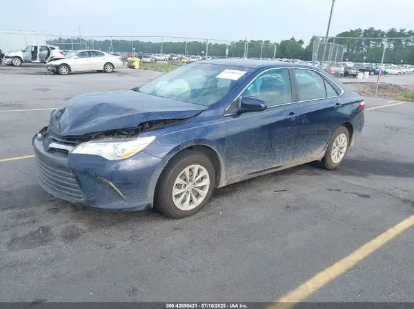 4T1BF1FK4HU655302 2017 TOYOTA CAMRY - Image 2