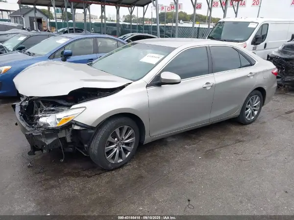 4T1BF1FK4HU655574 2017 TOYOTA CAMRY - Image 2
