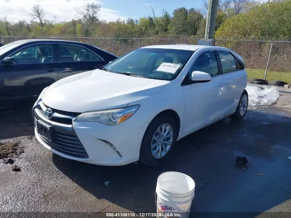 4T1BF1FK4HU657874 2017 TOYOTA CAMRY - Image 2