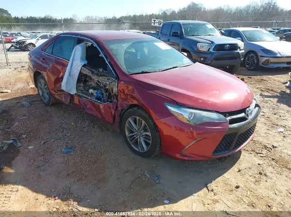 4T1BF1FK4HU657924 2017 TOYOTA CAMRY - Image 1