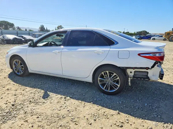 4T1BF1FK4HU660595 2017 TOYOTA CAMRY - Image 2