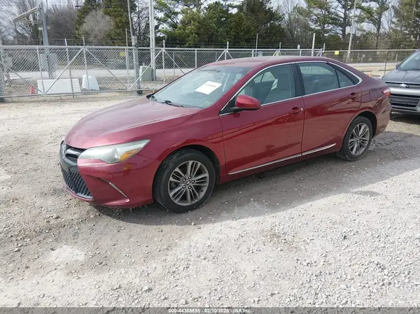 4T1BF1FK4HU661584 2017 TOYOTA CAMRY - Image 2