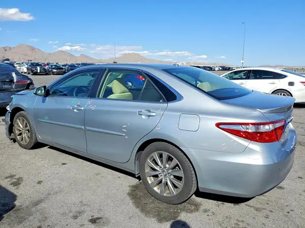 4T1BF1FK4HU661875 2017 TOYOTA CAMRY - Image 2