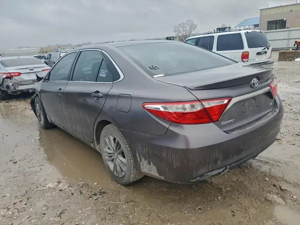4T1BF1FK4HU662105 2017 TOYOTA CAMRY - Image 2
