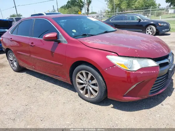 4T1BF1FK4HU662511 2017 TOYOTA CAMRY - Image 1