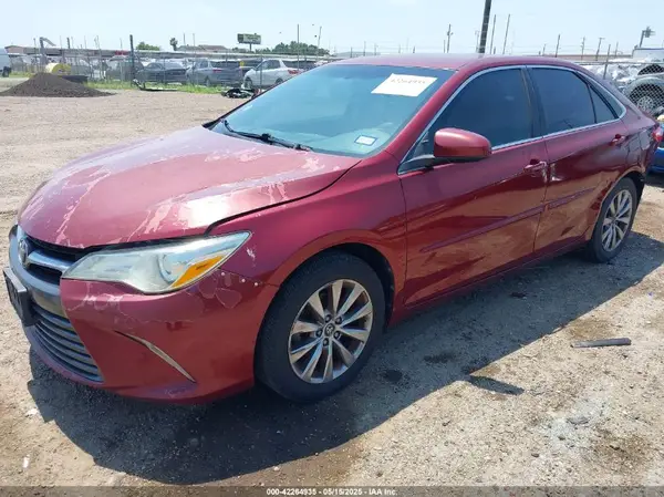 4T1BF1FK4HU662511 2017 TOYOTA CAMRY - Image 2