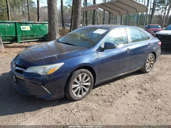 4T1BF1FK4HU663867 2017 TOYOTA CAMRY - Image 2