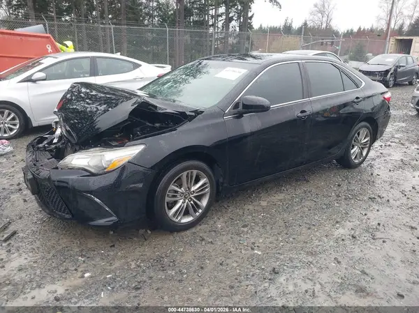 4T1BF1FK4HU665330 2017 TOYOTA CAMRY - Image 2