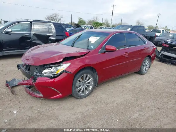 4T1BF1FK4HU666655 2017 TOYOTA CAMRY - Image 2