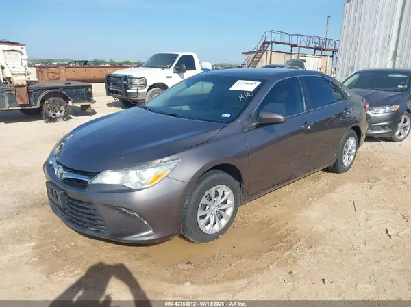 4T1BF1FK4HU667465 2017 TOYOTA CAMRY - Image 2