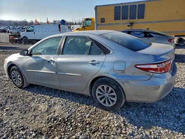 4T1BF1FK4HU668132 2017 TOYOTA CAMRY - Image 2