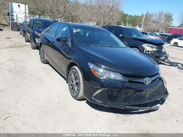 4T1BF1FK4HU668440 2017 TOYOTA CAMRY - Image 1