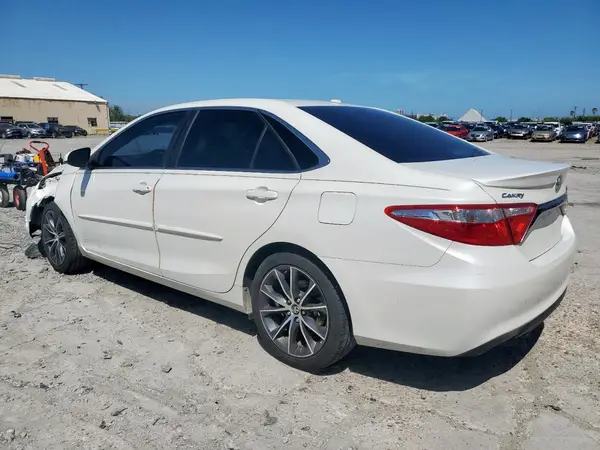 4T1BF1FK4HU668518 2017 TOYOTA CAMRY - Image 2