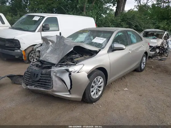 4T1BF1FK4HU668678 2017 TOYOTA CAMRY - Image 2