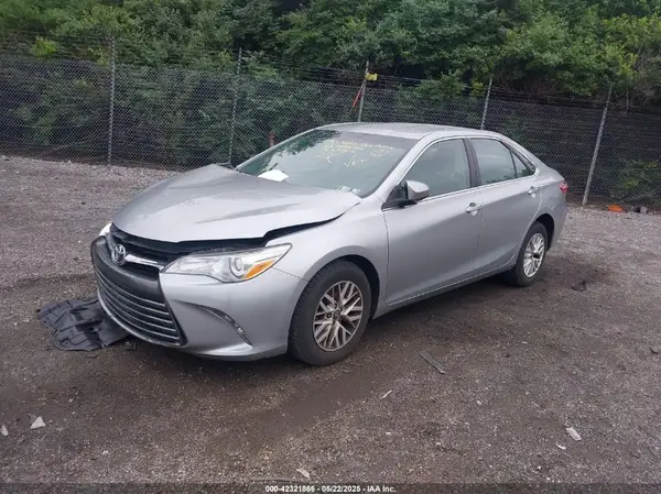 4T1BF1FK4HU671502 2017 TOYOTA CAMRY - Image 2