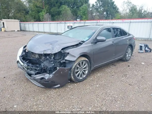 4T1BF1FK4HU673170 2017 TOYOTA CAMRY - Image 2