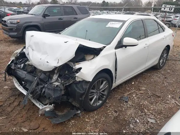 4T1BF1FK4HU674836 2017 TOYOTA CAMRY - Image 2