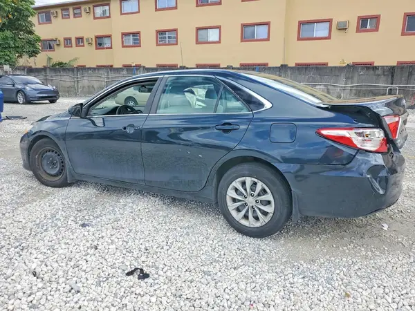 4T1BF1FK4HU675128 2017 TOYOTA CAMRY - Image 2