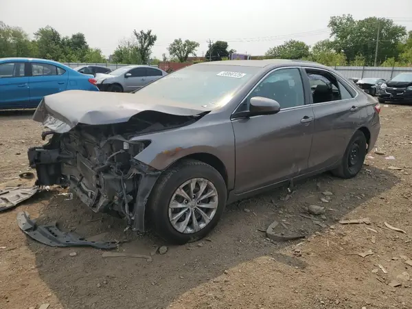 4T1BF1FK4HU675260 2017 TOYOTA CAMRY - Image 1