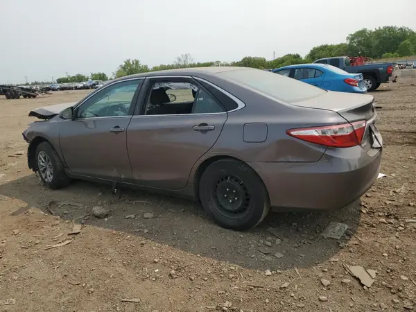 4T1BF1FK4HU675260 2017 TOYOTA CAMRY - Image 2
