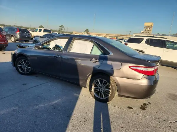 4T1BF1FK4HU675954 2017 TOYOTA CAMRY - Image 2