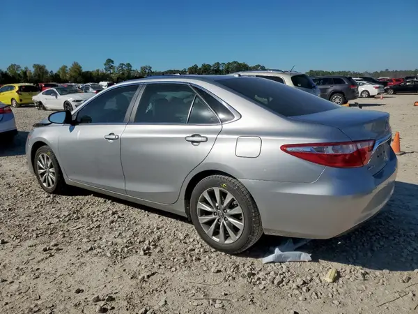 4T1BF1FK4HU677350 2017 TOYOTA CAMRY - Image 2