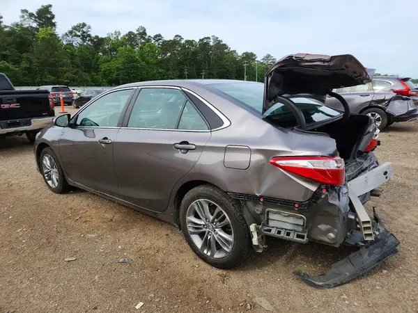 4T1BF1FK4HU679440 2017 TOYOTA CAMRY - Image 2