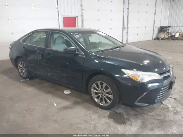 4T1BF1FK4HU681429 2017 TOYOTA CAMRY - Image 1