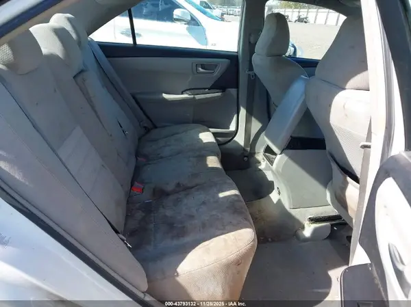 4T1BF1FK4HU685979 2017 TOYOTA CAMRY - Image 8