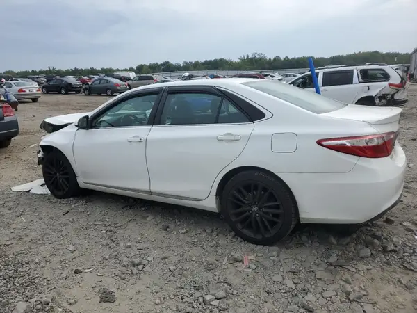 4T1BF1FK4HU686016 2017 TOYOTA CAMRY - Image 2