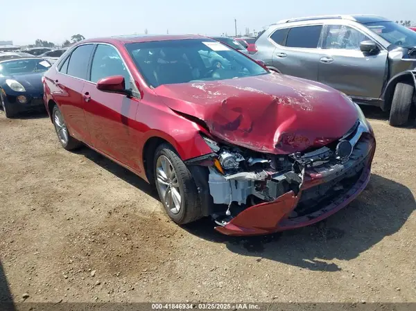 4T1BF1FK4HU686257 2017 TOYOTA CAMRY - Image 1