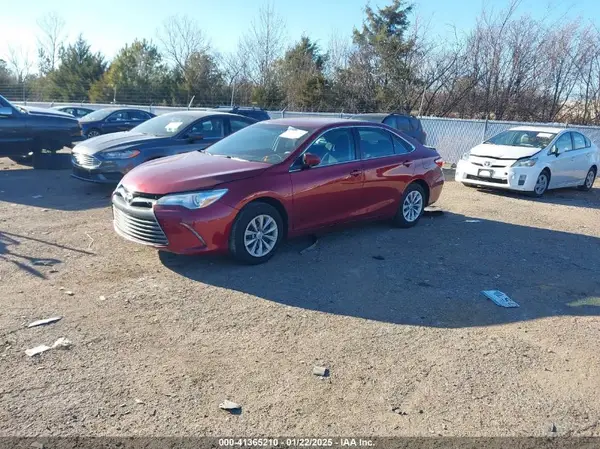 4T1BF1FK4HU687571 2017 TOYOTA CAMRY - Image 2