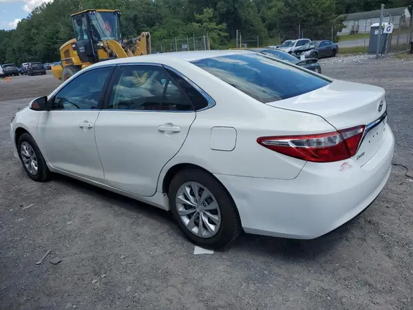 4T1BF1FK4HU688980 2017 TOYOTA CAMRY - Image 2