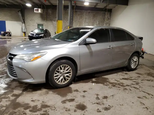 4T1BF1FK4HU689529 2017 TOYOTA CAMRY - Image 1