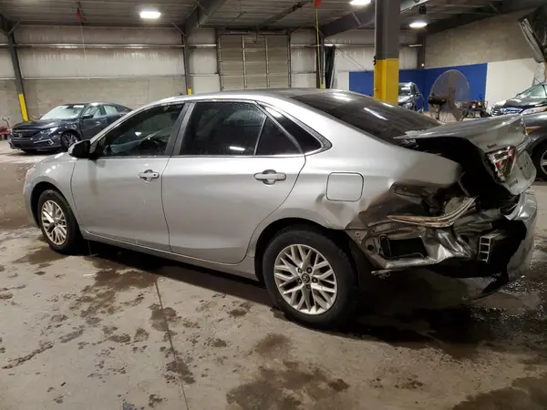 4T1BF1FK4HU689529 2017 TOYOTA CAMRY - Image 2
