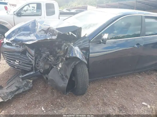 4T1BF1FK4HU690793 2017 TOYOTA CAMRY - Image 2