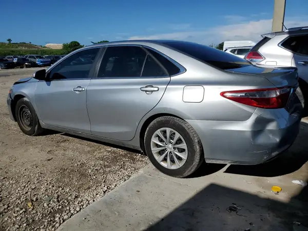 4T1BF1FK4HU693645 2017 TOYOTA CAMRY - Image 2
