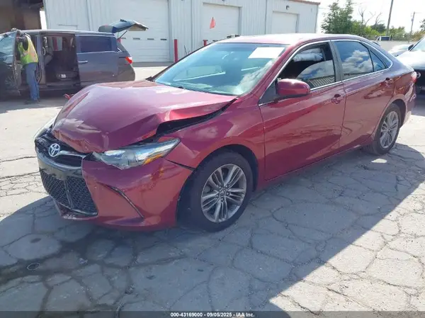 4T1BF1FK4HU696576 2017 TOYOTA CAMRY - Image 2