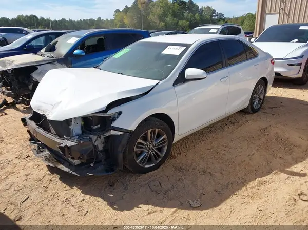 4T1BF1FK4HU698408 2017 TOYOTA CAMRY - Image 2