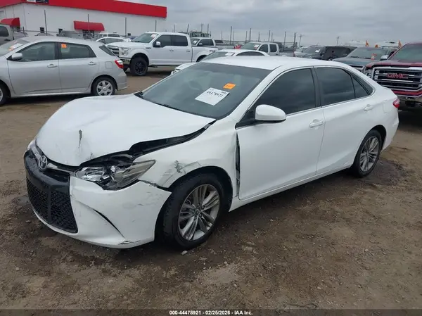 4T1BF1FK4HU698716 2017 TOYOTA CAMRY - Image 2