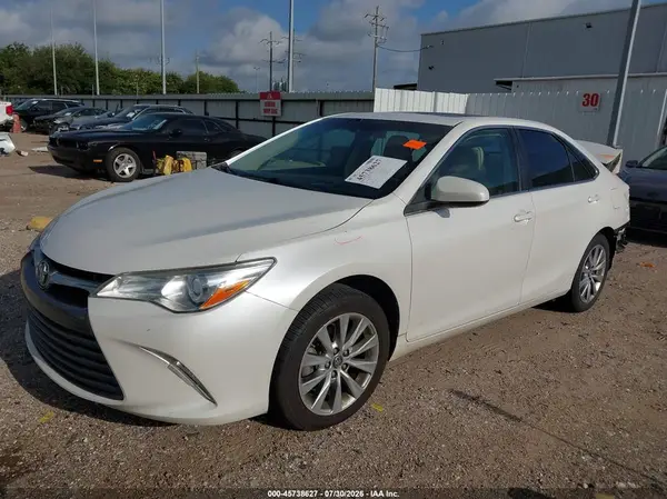 4T1BF1FK4HU700478 2017 TOYOTA CAMRY - Image 2