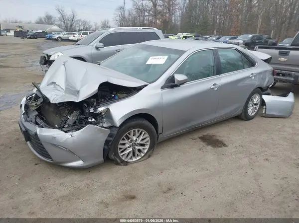 4T1BF1FK4HU701274 2017 TOYOTA CAMRY - Image 2