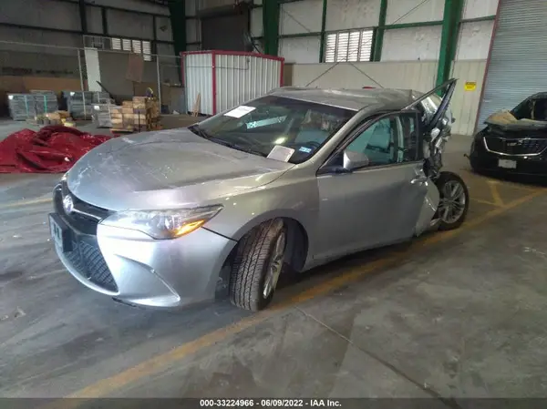 4T1BF1FK4HU701694 2017 TOYOTA CAMRY - Image 2