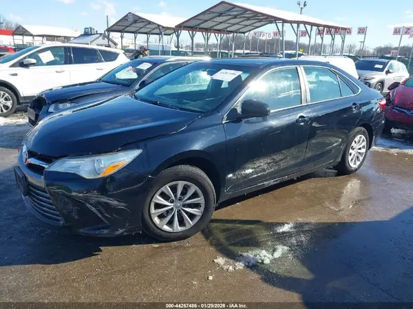 4T1BF1FK4HU701999 2017 TOYOTA CAMRY - Image 2