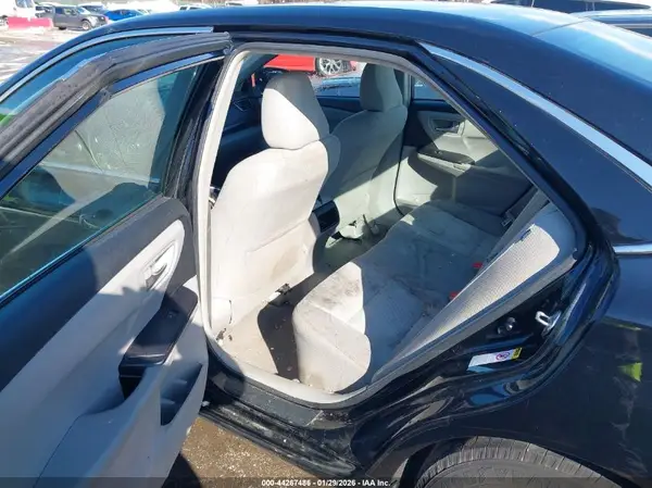 4T1BF1FK4HU701999 2017 TOYOTA CAMRY - Image 8
