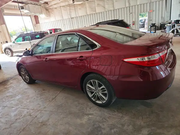4T1BF1FK4HU703901 2017 TOYOTA CAMRY - Image 2