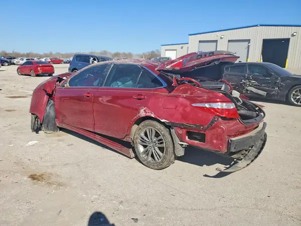 4T1BF1FK4HU705115 2017 TOYOTA CAMRY - Image 2