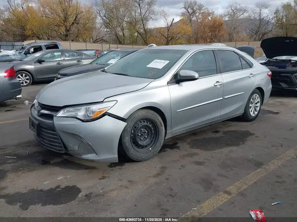 4T1BF1FK4HU705874 2017 TOYOTA CAMRY - Image 2