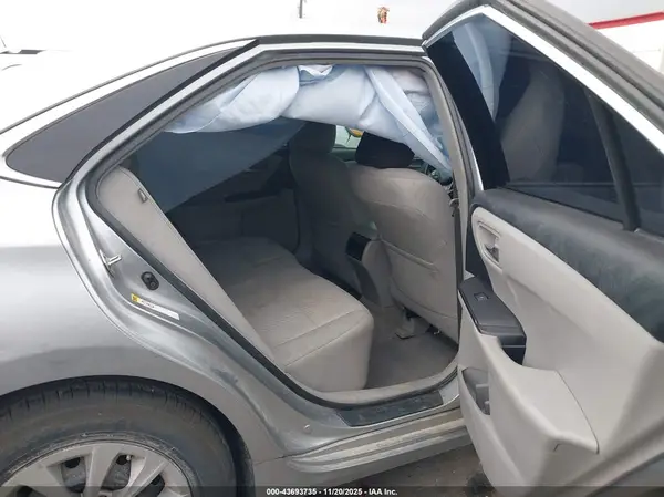 4T1BF1FK4HU705874 2017 TOYOTA CAMRY - Image 8