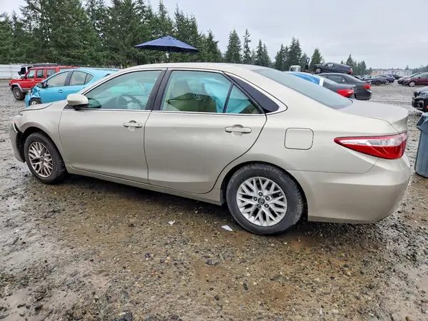 4T1BF1FK4HU708726 2017 TOYOTA CAMRY - Image 2